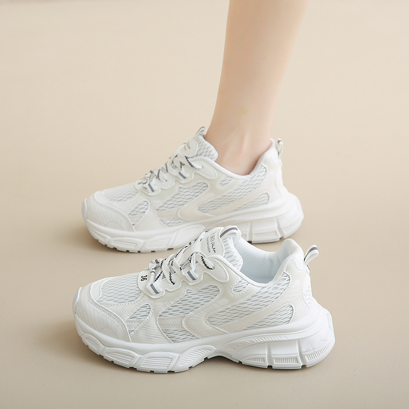 hot Free shipping designer Running Shoes for woman sport outdoor vintage Breathable Athleisure trainer black white Casual Shoes