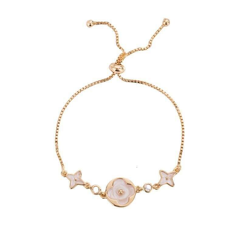 Charm Bracelet Designer for women Luxury Bracelets jewelry Copper plated with 18K gold High quality fashion charms hand Chain Holiday and vacation gif