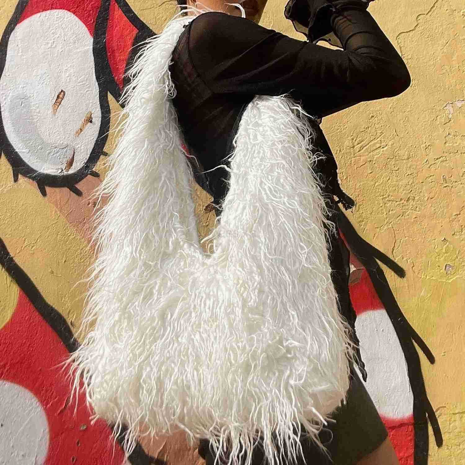 Women Faux Fur Tote Bag Fluffy Plush Shoulder Bags Soft Casual Hobo Bag Big Capacity Shopping Bag M250912