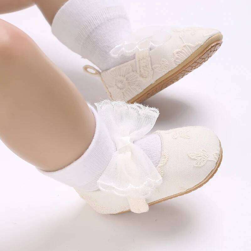 Cute Lace Baby Princess Shoes for Spring And Autumn 0-18M Infant Girls Rubber Sole Bow Detail Anti-Slip Footwear
