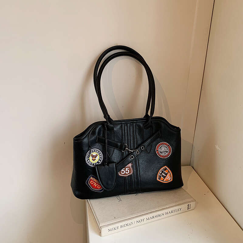 American Badge Underarm Designer Bags for Women 2025 New Large Capacity Commuter Versatile College Style Shoulder Tote Bag