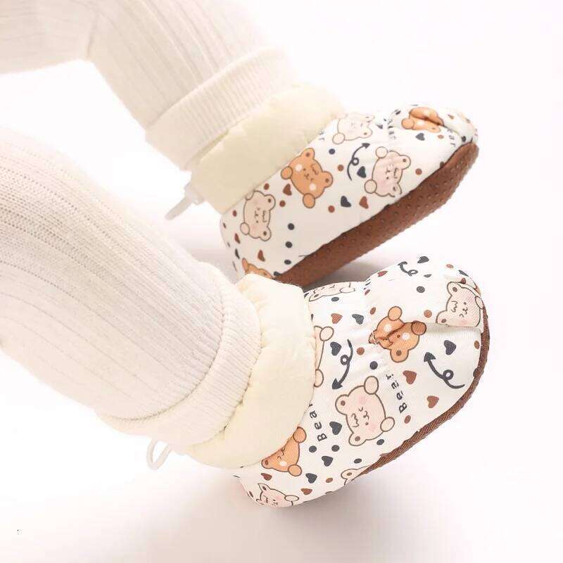 Autumn winter plush shoes with soft soles and cotton insulation newborns, comfortable baby boots for 0-1 years old
