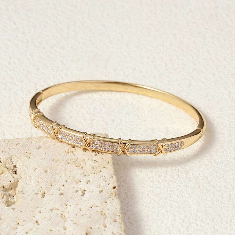 Bracelet Designer Bracelets for women Luxury jewelry Copper plated with 18K gold High-quality fashion Zircon inlay bangle Holiday and vacation gifts