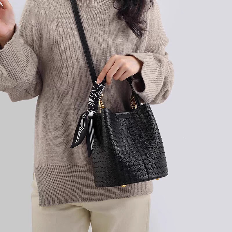 TB BHULAMTE designer bag Bucket Bag Women's 2025 New Women's Bag Crossbody Small Luxury bag Bag High-end Woven Bag Handbag Box Bag