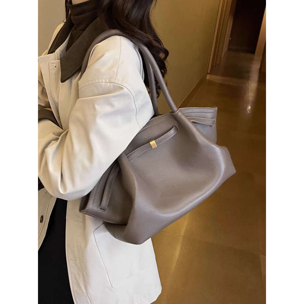 Designer Bag Tote Bag Shoulder Bag French Designer High End Feel Women New Versatile Single Shoulder Underarm Handheld Tote Bag
