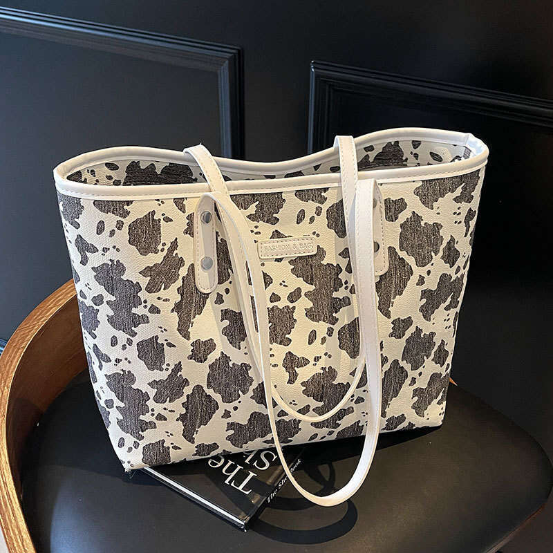 2025 New Fashion Designer Bags High-End Underarm Tote for Women, Office Commute Large Capacity Elegant Versatile Shoulder Bag