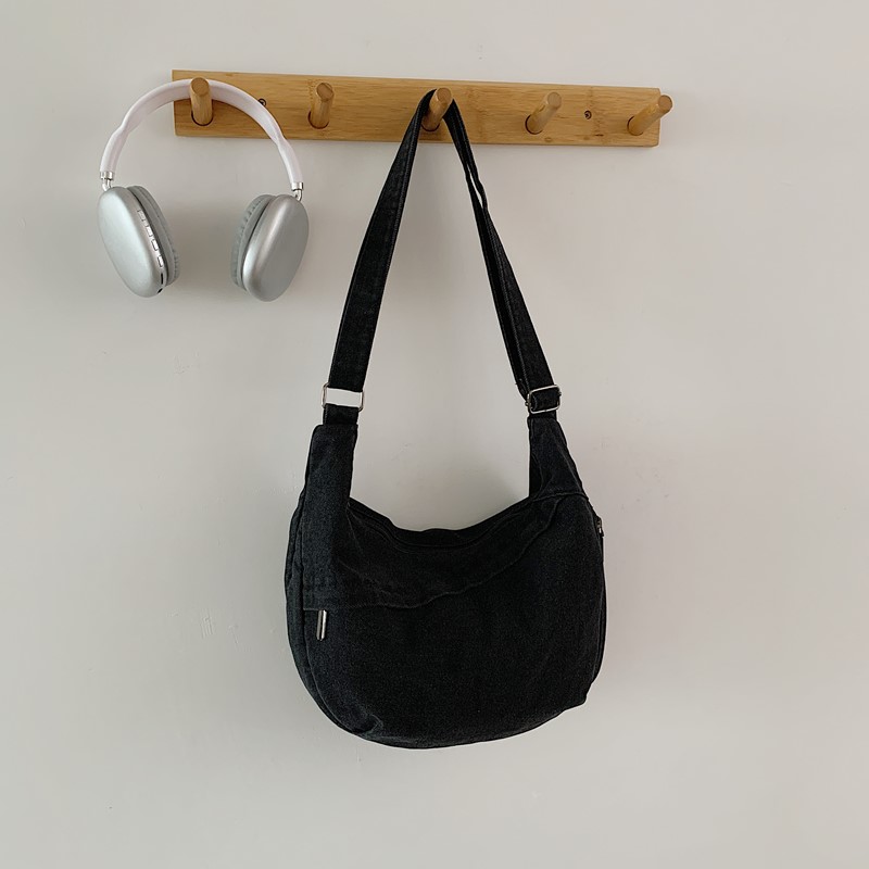 2025 Autumn Women's Large Capacity Handbag Fashion Simple Exquisite Luxury Party Handbag Travel Daily Shopping Commuting Multi functional Shoulde