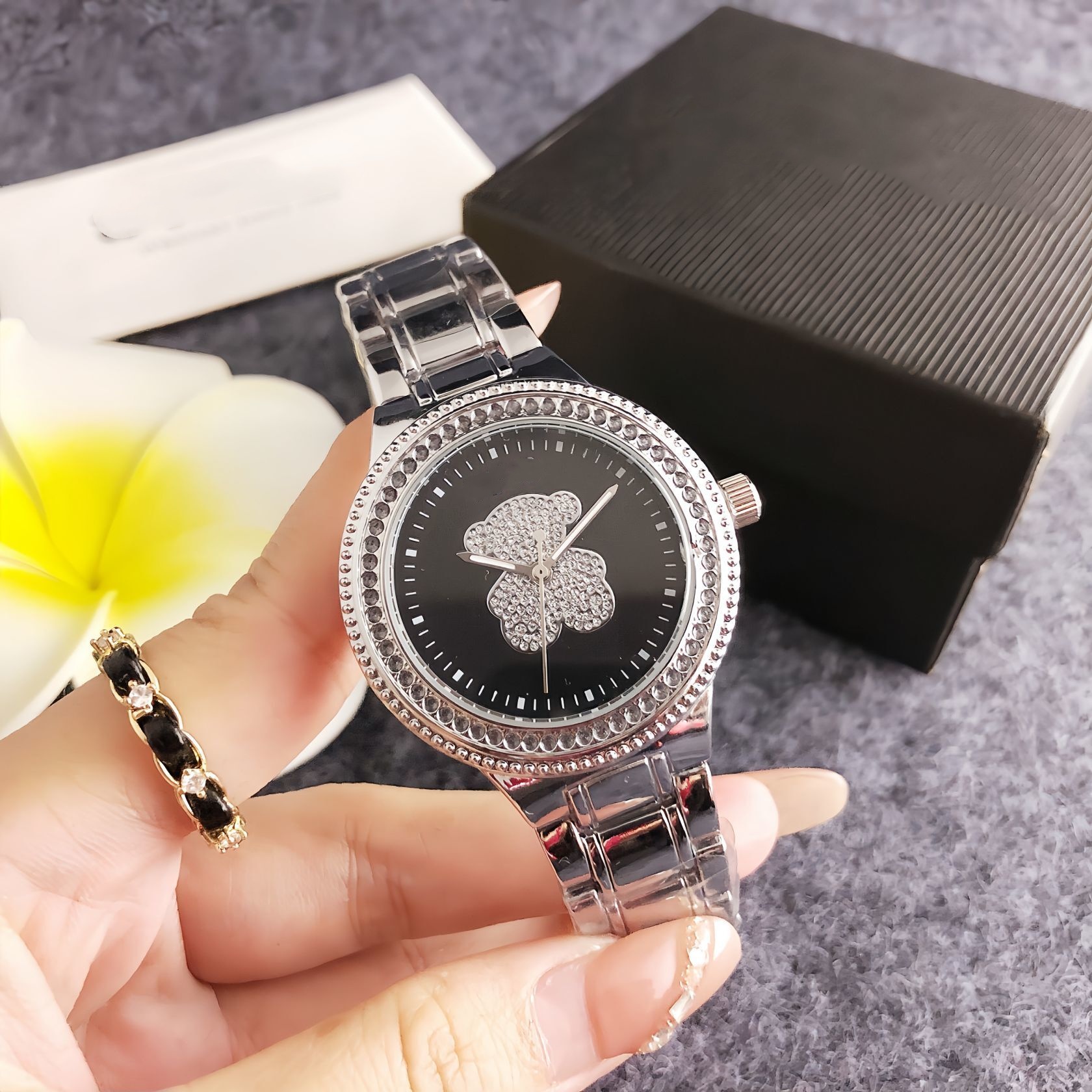 Hot Fashion Women Men Silver Rose Gold Pink Stainless Steel Bear White Zircon Heart Square Electronic Watch Wire Pulsera Span Jewelry Gift
