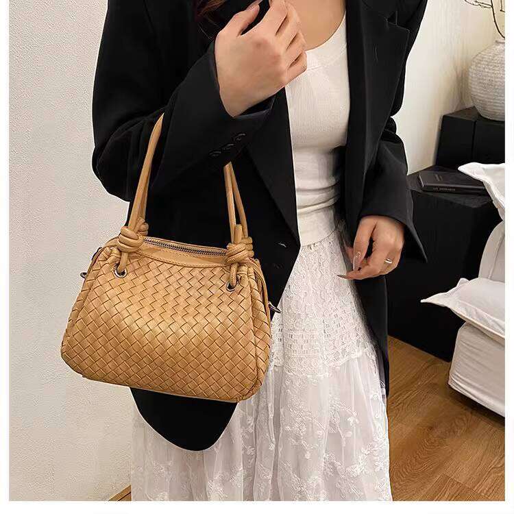 Designer Bag Tote Bag Shoulder Bag Women New Summer Trend Woven Bucket Niche Designer Commuter Handbag Crossbody Bag