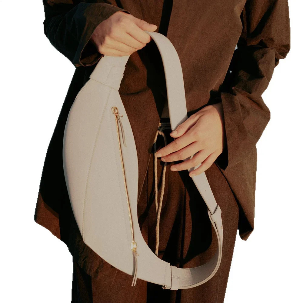 2025 Y2k Ins French n Crescent Neyu Pillow Shaped Personalized Niche Travel Smooth Cowhide Crossbody Bag 250912