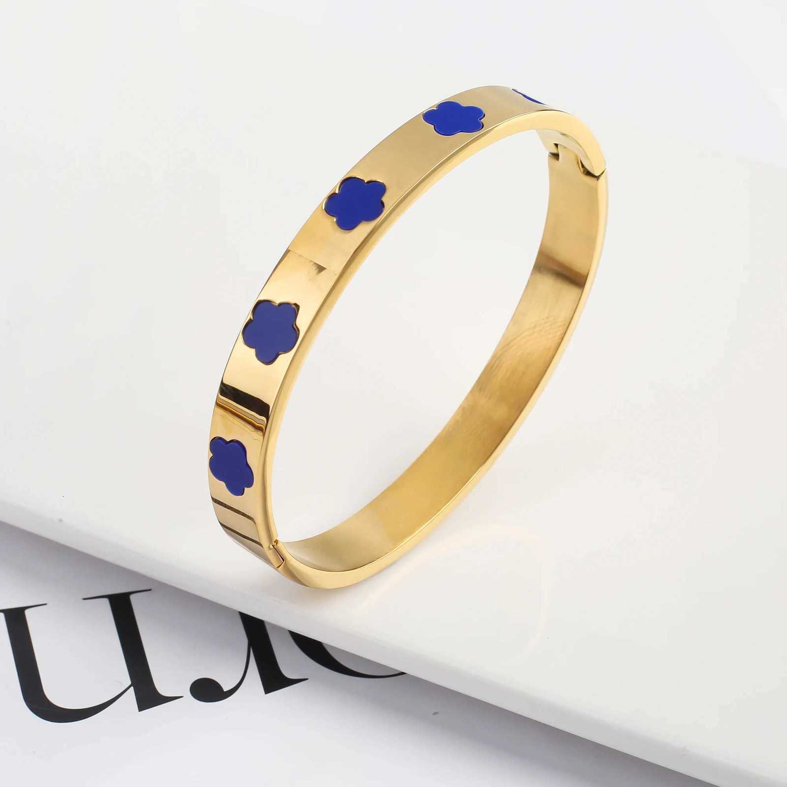 Bracelet Cute Flower Jewelry Steel New Plum Stainl Bloss Five Wens Waterproof Accories Luxury Gift S250912 SAW33.