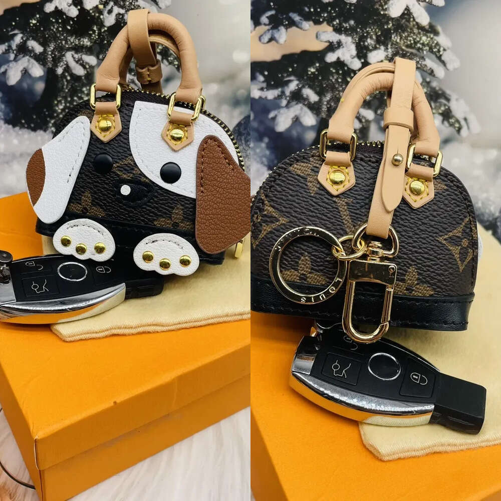 526 Creativity Presbyopia Car Keychain Coin Purse Pendant Charm Jewelry Keyring Holder Leather Flower Grid Designer Metal Key Chain