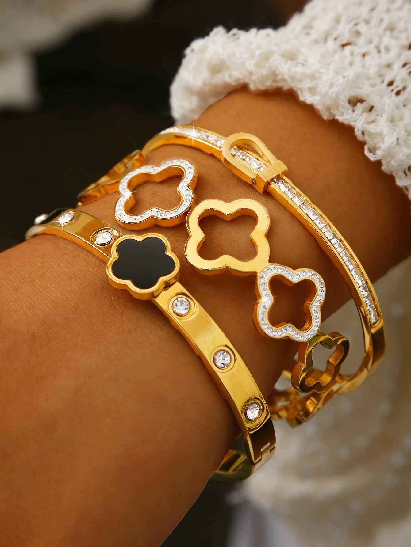 Elegant Fashion Exquisite Light Luxury Stainl Steel With Diamonds Five Flower Bracelet Fem S250912 SFV