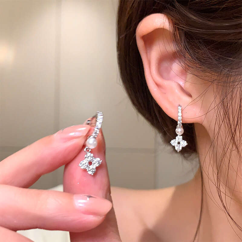 Versatile Pair~ Sparkling Full Dia Four-Leaf Flower Pearl Exquisite Ins Style High-End Elegant Earrings for Women Studs