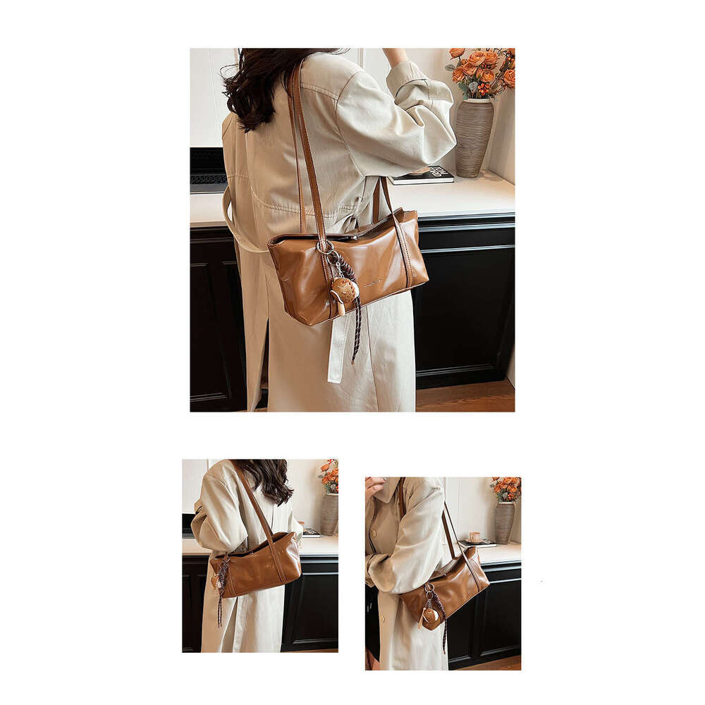 Korean Style Niche Underarm for Women 2025 New Trend Handheld Commuter Simple Designer Bags Large Capacity Shoulder Bag