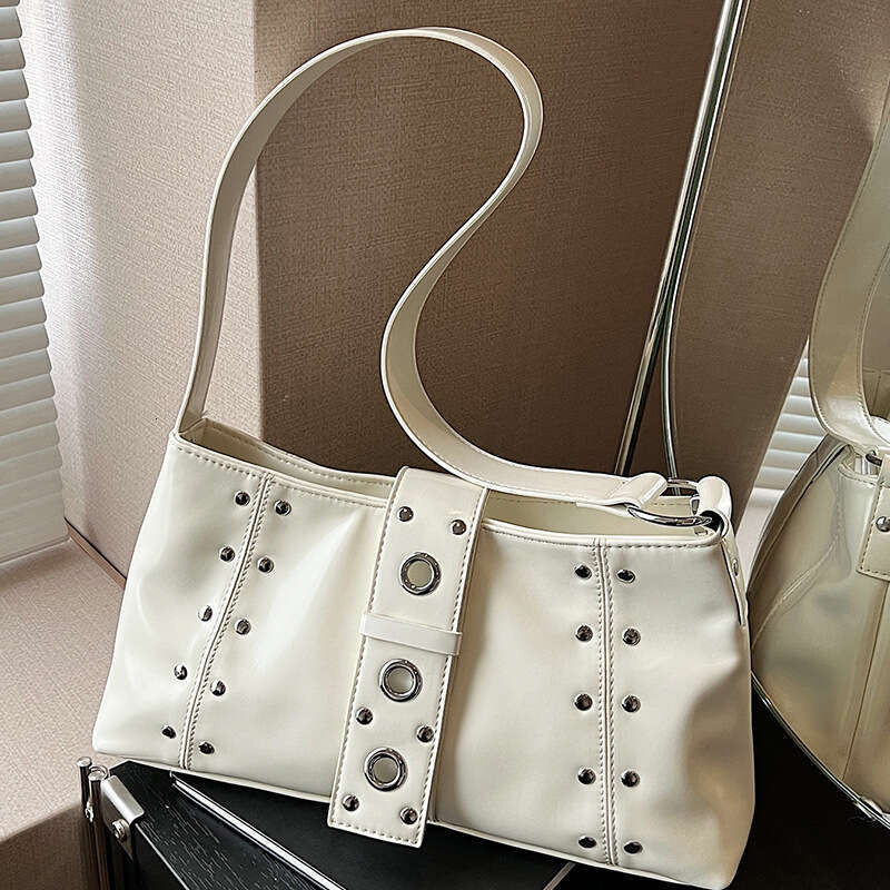 2025 New Korean Style Casual Large Capacity Underarm for Women Simple Commuter Tote Soft Designer Bags Shoulder Bag