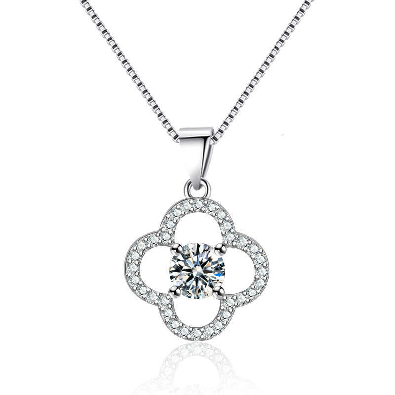 Korean Style Trendy Moissanite Four-Leaf Clover Inlaid Dia Hollow Lucky Everyday Versatile Necklace Pendant Gift for Girlfriend