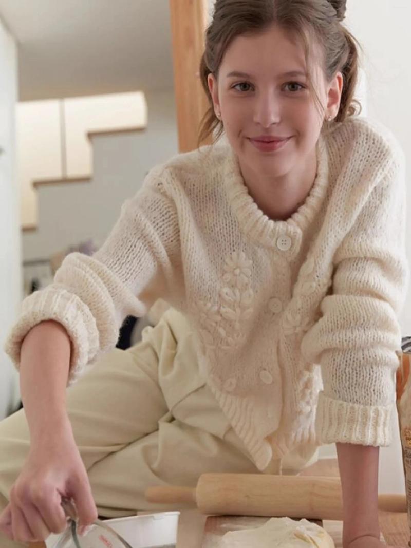 Women's Wool Korean Sle High-End Sweater Jaet Sweet 3D Flower Round Ne Knitted Open Cardigan Top For Autumn Season