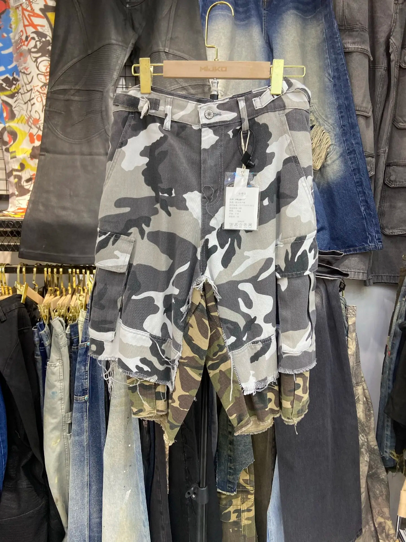 MIJKO Fake Two Piece Spliced Camouflage Cargo Shorts ZJ054
