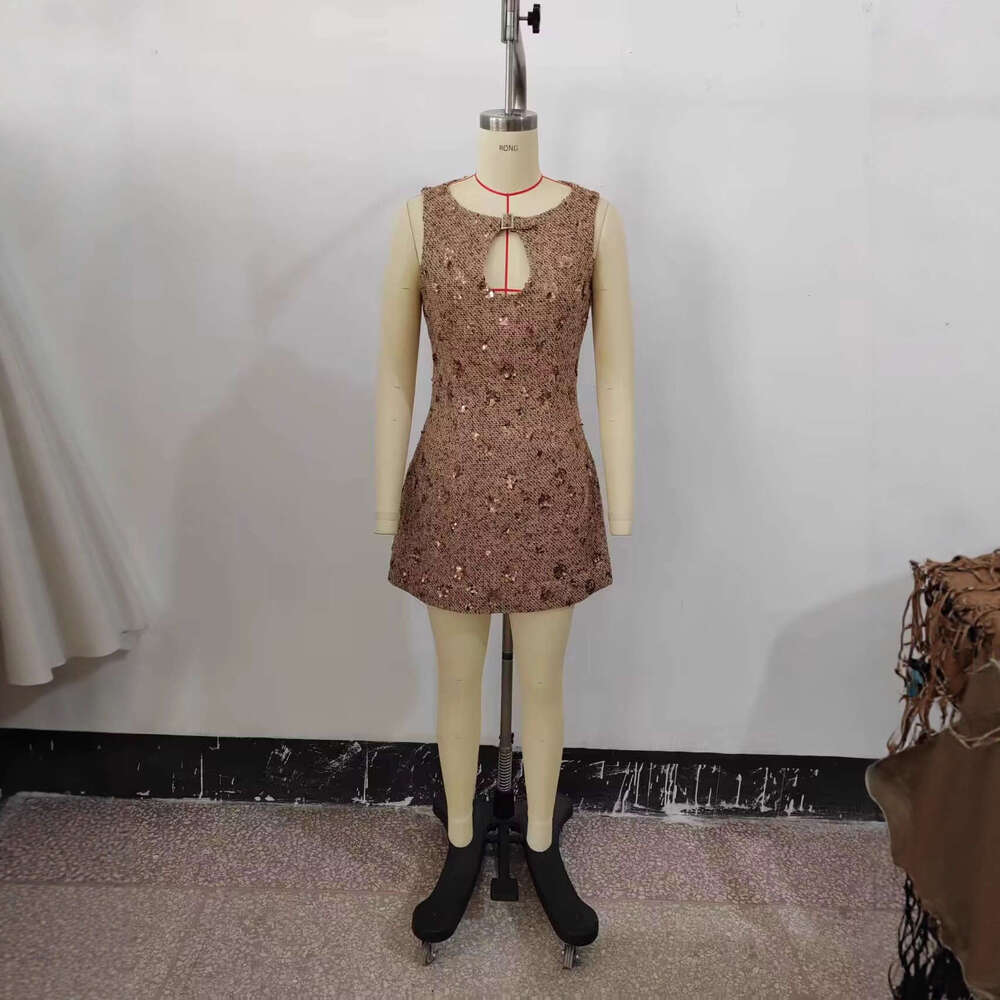 DHEssentials Z Brand Women's Clothing New French Elegant Slim Sleeveless with Beaded Embellishments and Small Chanel Style Bodycon Dress