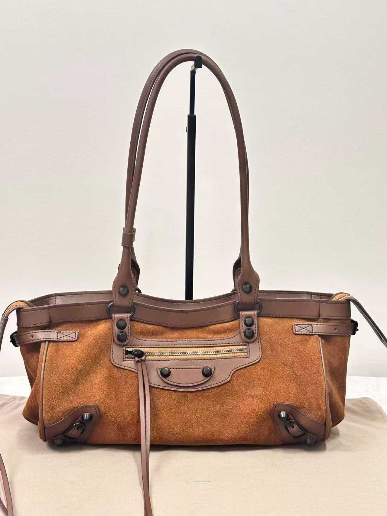 Suede Leather Shoulder Bags Moto City Horizontal Underarm Bag Purses And Handbags Luxury Designer Totes Vintage Rivets Women Stylish Real Leather Sling Bag 3368