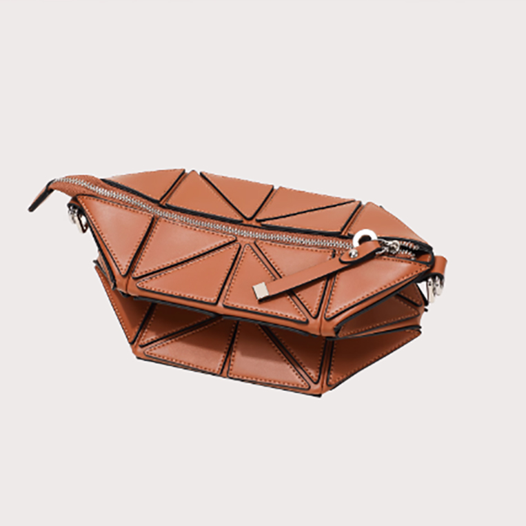 Niche design bucket bag 2025 new fashion shoulder messenger bag high-end geometric splicing commuter women's bag