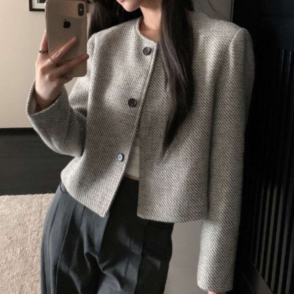 DHEssentials 2025 Autumn New Elegant Socialite Style Small Fragrance Coat Women, High-End Slim Fit Round Neck Plaid Top for Women