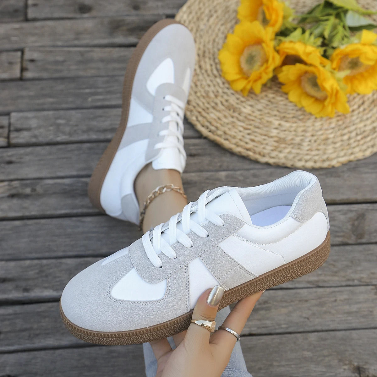 Fashionable Womens Shoes Comfortable Sports Shoes Spring and Autumn Large Size Casual Flat White Shoes for Women 250923