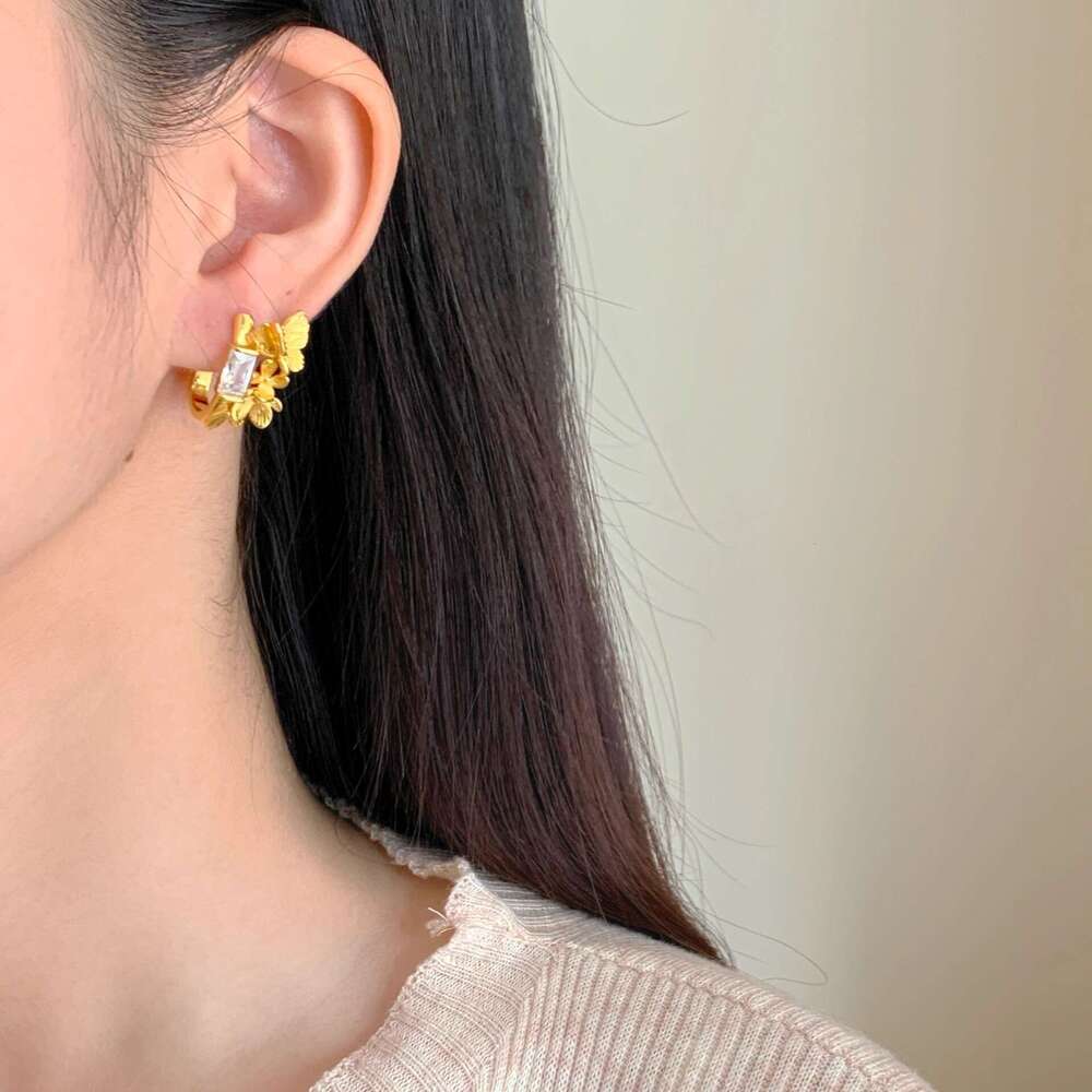 Elegant Butterfly Flower Zircon C-Hoop for Women, Niche Light High-End Stud Earrings