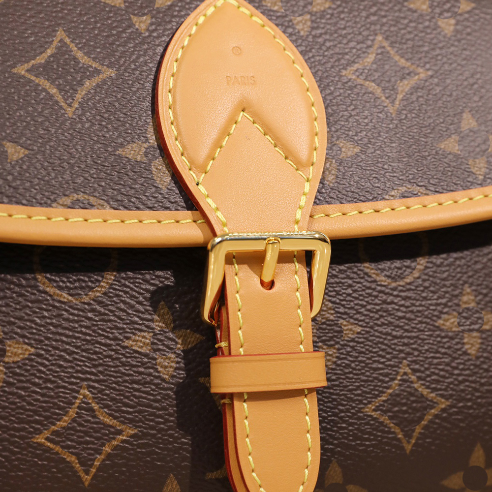Designer Bag Luxury Bag Shoulder Bag Women Crossbody Baguette Classic Vintage Canvas Strap Flower Flap Embossed Letter Clutch Purse