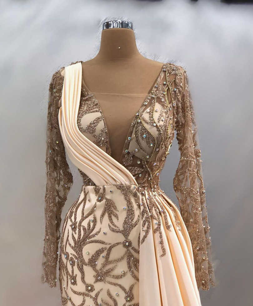 Elegant Beadeds Evening Gowns Long Sleeve Deep V-Neck Prom Dresses Crystals Appliques Celebrity Party Customized