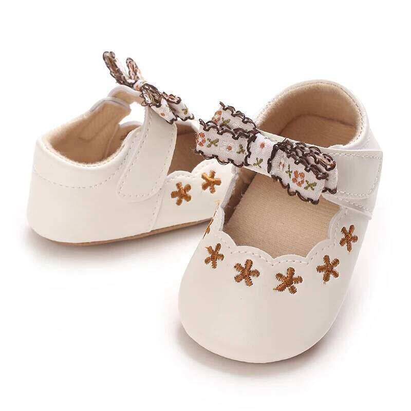 0-18 Months Spring and Autumn Girls Fashion Princess Soft Rubber Soled First Toddler Shoes Casual Walking