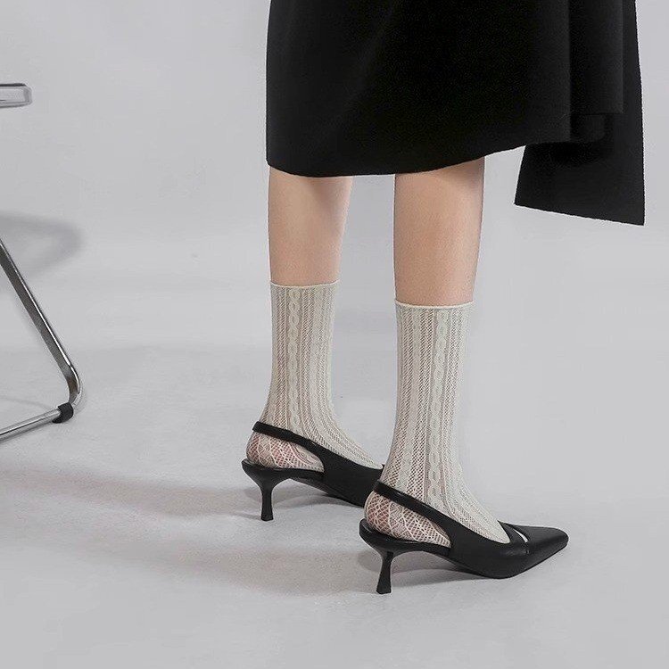 2025 Autumn New French Retro Thin Heel Bareback Low Heel Shoes Light Luxury Elegant Pointed Design Women's High Heels Designer Shoes