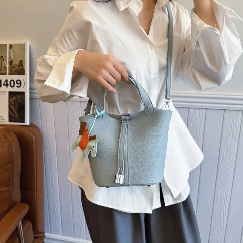 IMJK 201713cm Light design womens new shoulder strap armpit bag fAshionable single shoulder chain small square bag C250912