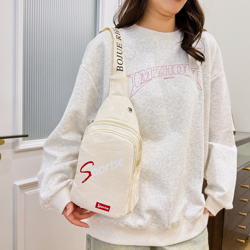 2025 Chest Bag For Men And Women New Fashion Free Shipping Casual Crossbody Luxury Bag Bag Outdoor Sports Cycling Phone Bag Designer Bag Versatile Tra