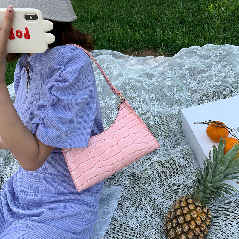 Fashion women's Korean version small fresh armpit bag crocodile pattern retro personality single shoulder handbag wholesale new casual fashion tr