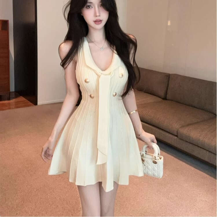 DHEssentials 2025 New French Style Socialite Chic V-Neck Tie Gold Buckle Slim Waist Knitted Dress