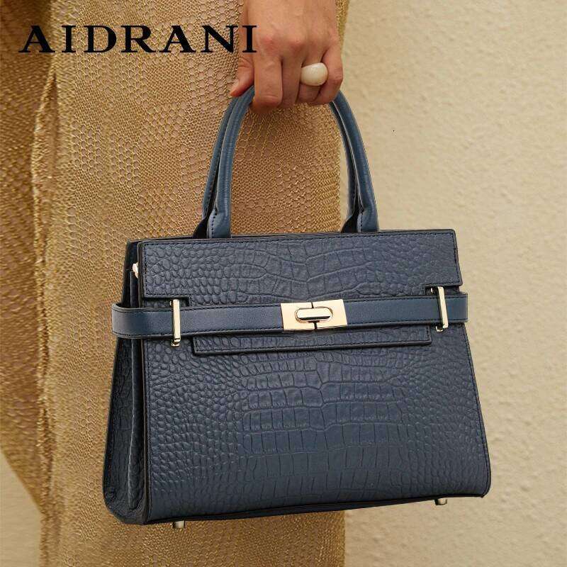 New style women's mom-style handbag, blue color gold buckle cowhide leather large capacity commuter handbag for women