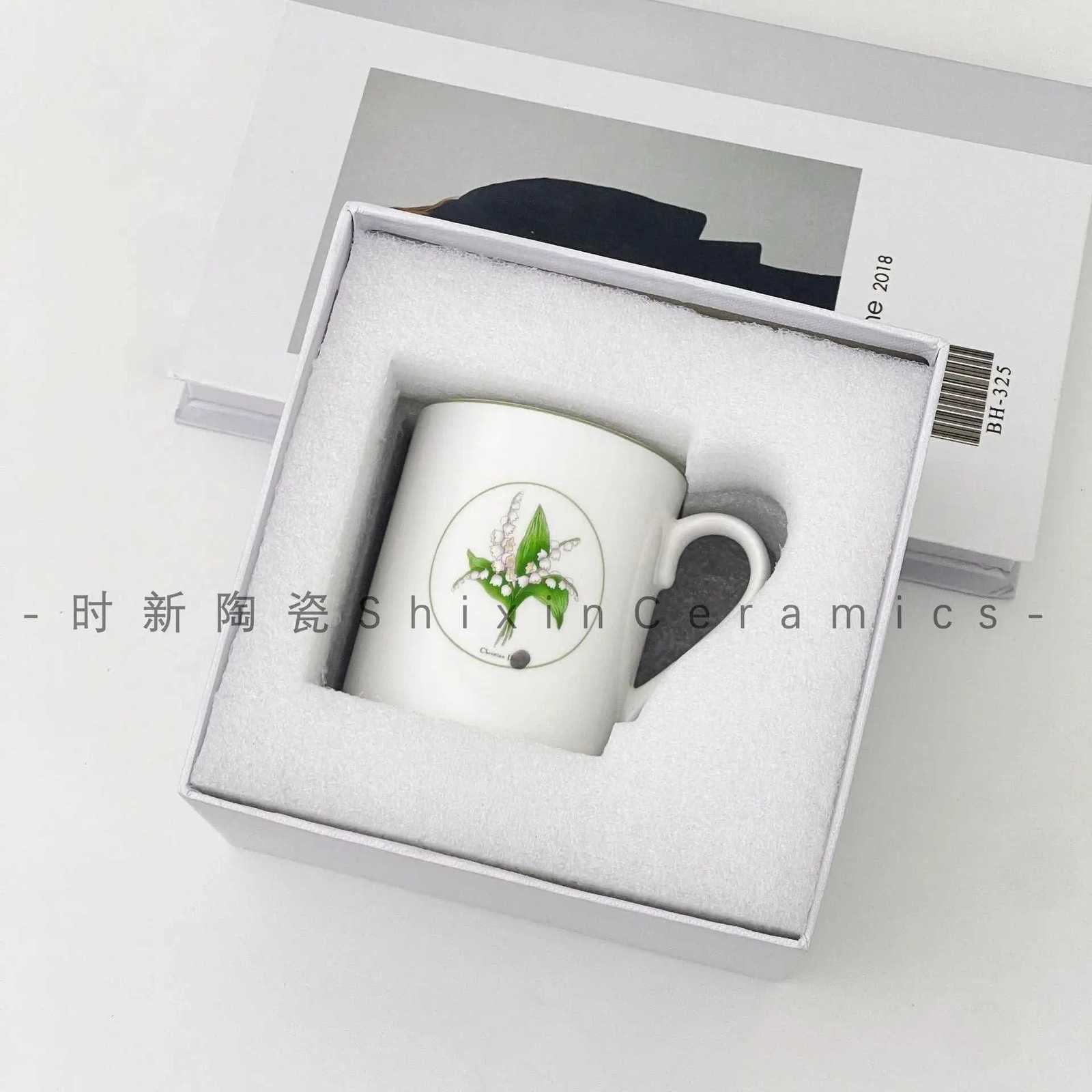 Luxury European Style Minimst Ceramic Cup Highend Exquisite Mug Milk Cup Breakfast Cup Mosaic Bone China Home Gift Box Y250913a