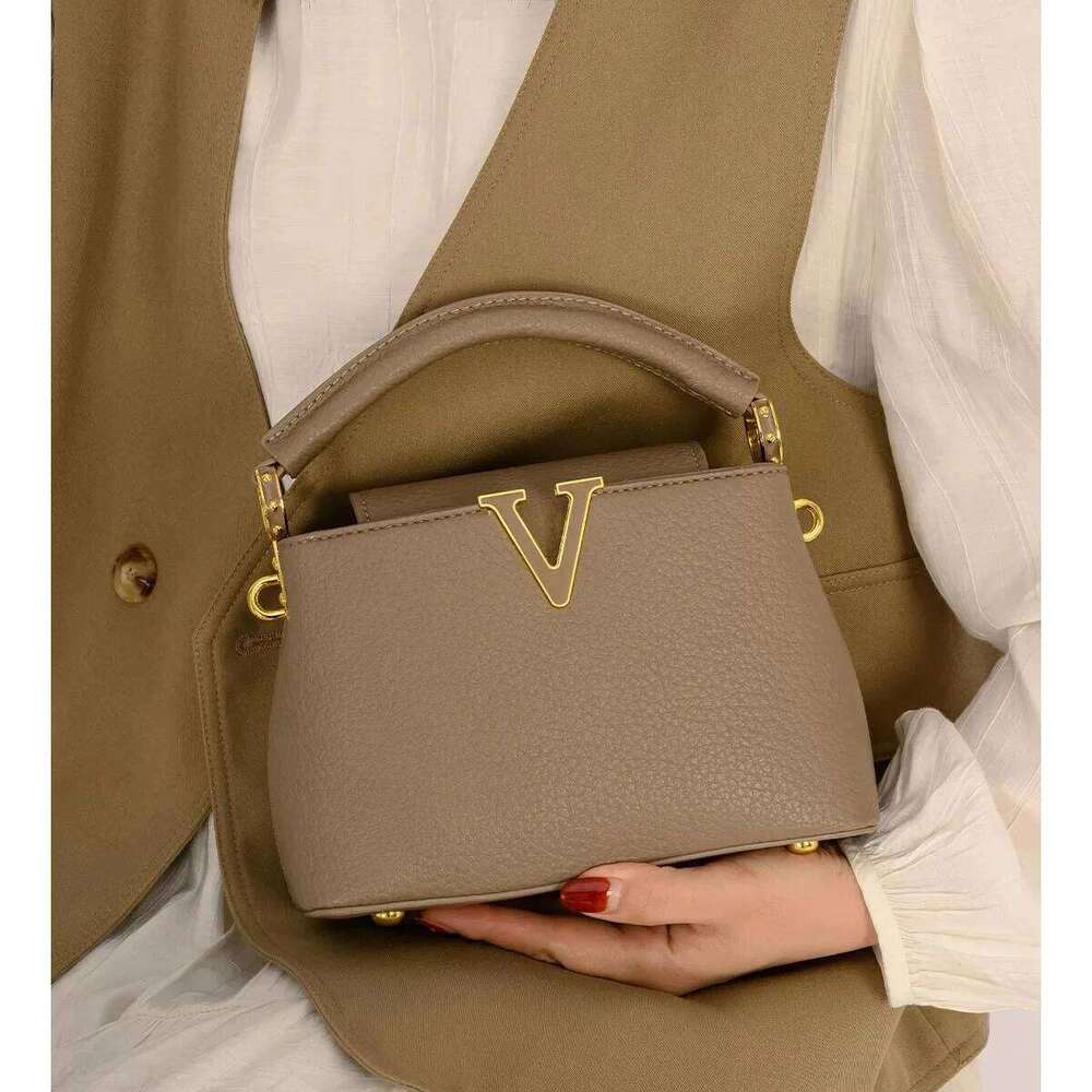 Fashion Leather Women Handbags 2025 Summer New Small Shoulder Crossbody Bag Portable V Letter Shell Messenger Bags
