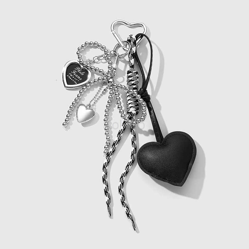 Luxury Charm Tassel Love Heart Pendant Handmade Creative Bowknot Keychain Cute Glossy Pendant Keychain Bag Accessories M250912