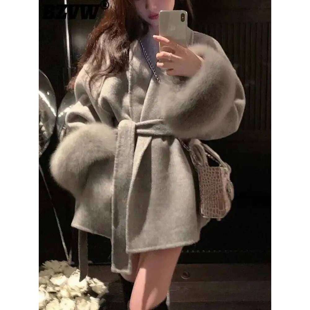 Dresses BZVW High End Wool Strapping Coat Women's Removable Cuffs Fox Fur Temperament Double-Sided Cashmere Short Jacket