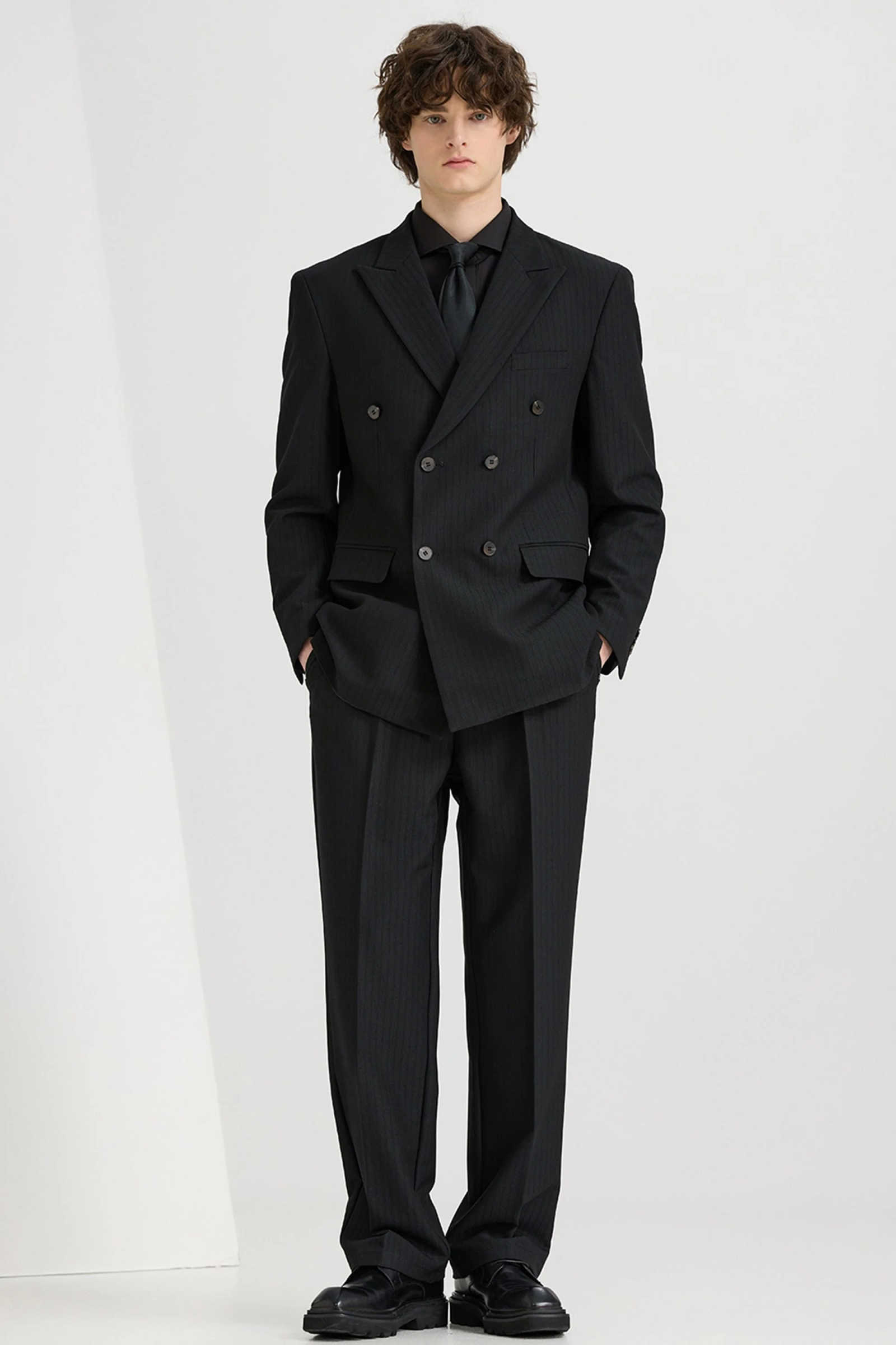 Formal Wedding TuxedosJacket Pants Pinstripe Men Suit Classic Peaked Lapel Double Breasted Evening Prom Groom Blazers Customized