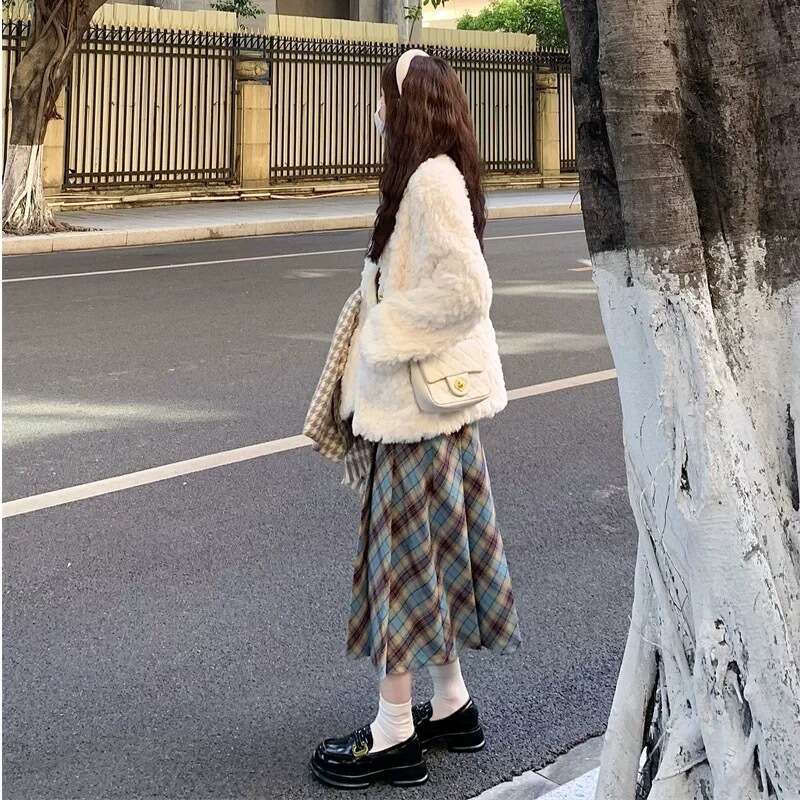 DHEssentials 2025 Autumn Winter New Style Small Fragrance Cotton Padded Coat Women, Loose and Comfortable Furry Jacket for Petite Women