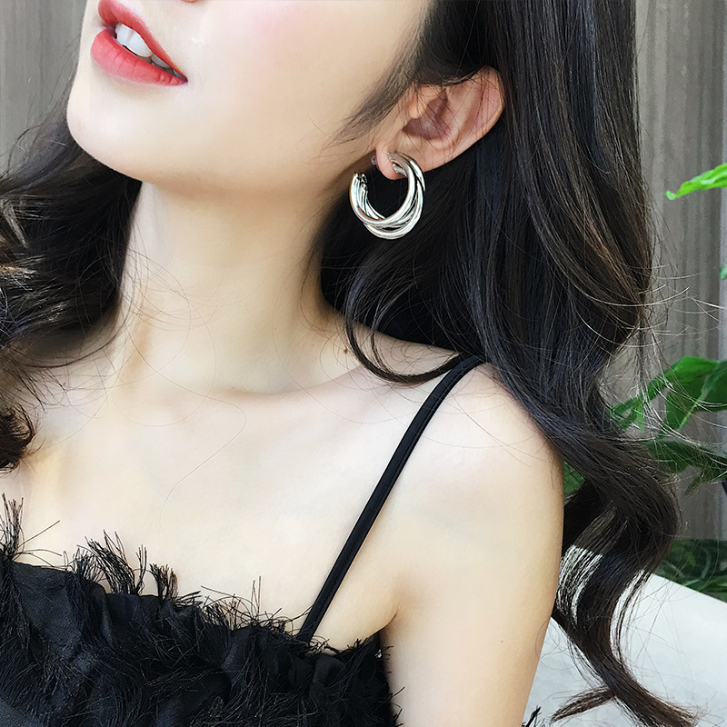 Sier Needle Minimalist Style Simple Irregular Multi-layer Hoop Earrings Metal Light Hoops Ear Jewelry