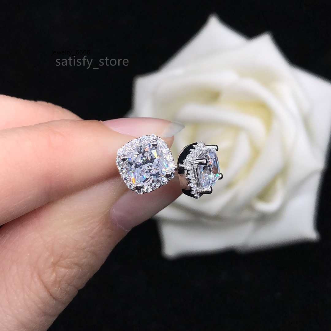 Boutique Engagement Jewelry 925 Sterling Silver Rhodium Plated with Customized1-3ct Cushion Cut Moissanite Earring for Female