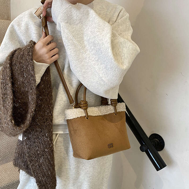 Designer Bag Frosted Plush Bags Fur Crossbody Bags for Women 2025 Winter New Versatile Trendy Crossbody Bag Handheld Bucket Bag