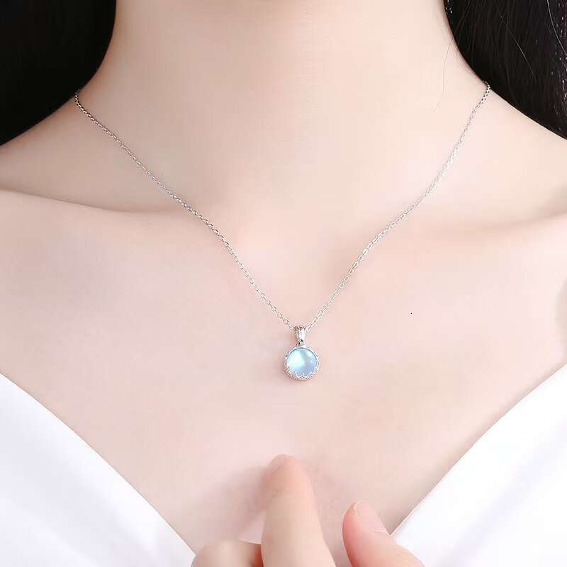 Crown Moonstone Necklace for Women Collarbone Chain Niche Design Sense Light Pendant Simple Fashion Jewelry