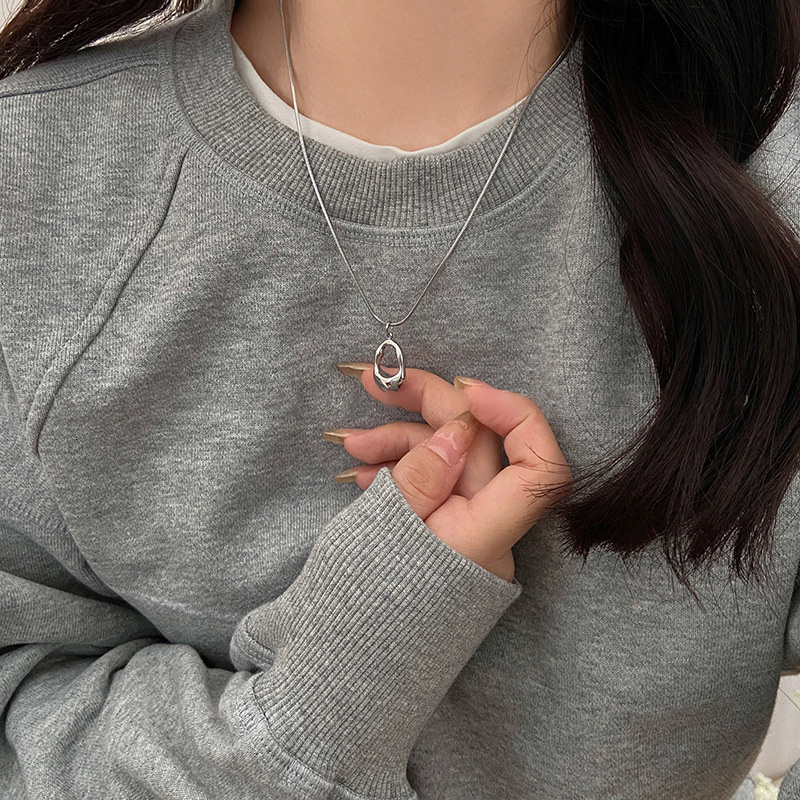 Titanium Steel Hollow Geometric Simple Niche Minimalist Design Pendant Clavicle Chain Versatile Cold Style New Choker Necklace