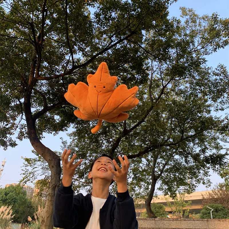 Gingko Leaf Plush Pillow Cushion Realistic Maple Leaf Green Leaf Sofa Decor Stuffed Car Cushion for Home Girls Sleep Toy C250912